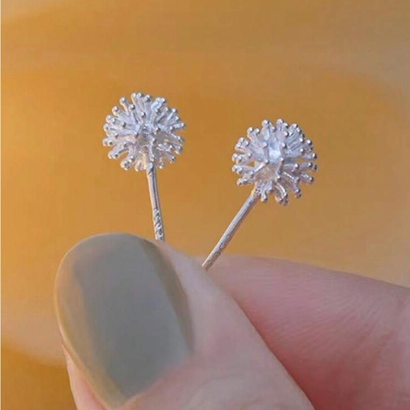 “Dandelion Balls” 925 Sterling Silver Tiny Dainty Spikey Flower Firework Studs - Picture 7 of 16